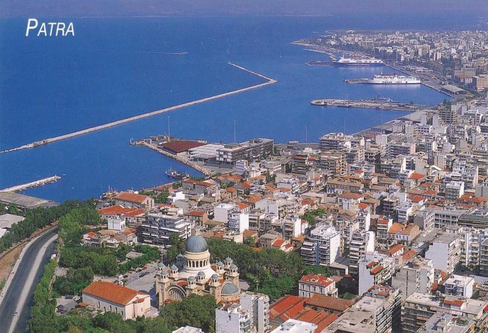 Theano'S Cozy & Quiet Lux Central Flat - Wifi & Full Amenities Patras Esterno foto